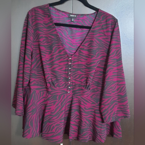 Torrid Peplum Chablis Corset Top - Picture 3 of 9